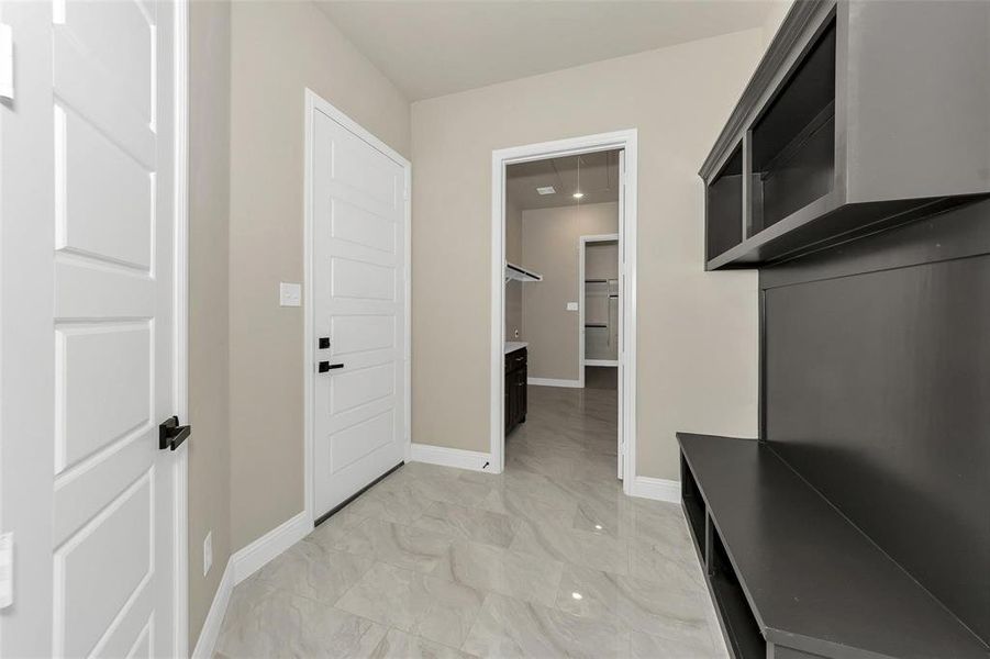 Spacious, unfurnished interior of a new home in Dry Creek East, Poolville (Image 24).