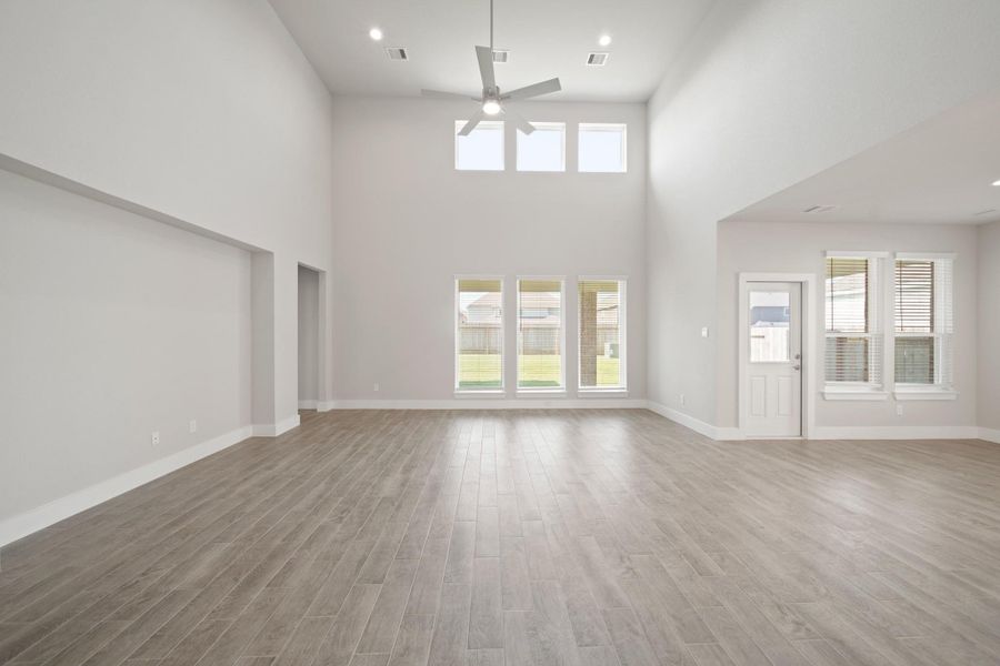 Spacious, unfurnished interior of a new home in Beacon Hill, Waller (Image 28). Spacious, unfurnished interior of a new home in Beacon Hill, Waller (Image 28).