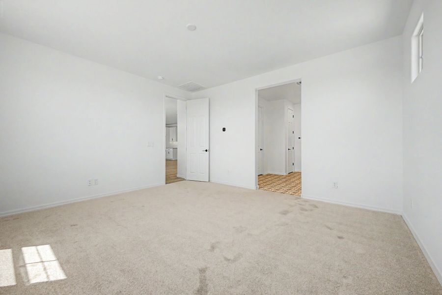 Spacious, unfurnished interior of a new home in Las Ventanas - RV Collection, Goodyear (Image 11).