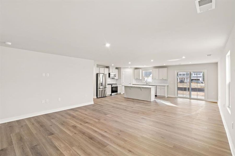 Spacious, unfurnished interior of a new home in Middle Creek Village Ranches, Bolivia (Image 14).