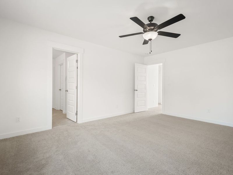Spacious, unfurnished interior of a new home in Woods Crossing, Gallatin (Image 38).