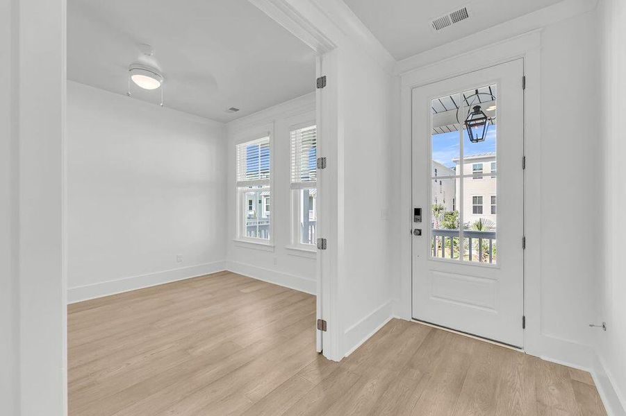 Spacious, unfurnished interior of a new home in Central Park, Charleston (Image 26).