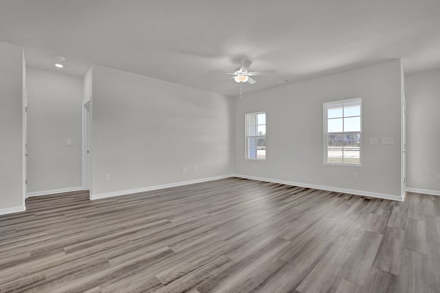 Spacious, unfurnished interior of a new home in River Tide Farms, Bolivia (Image 13).