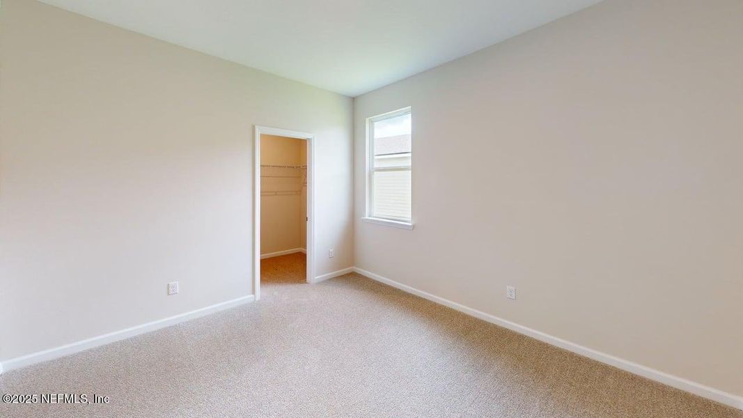 Spacious, unfurnished interior of a new home in Lakes at Bella Lago, Green Cove Springs (Image 17).