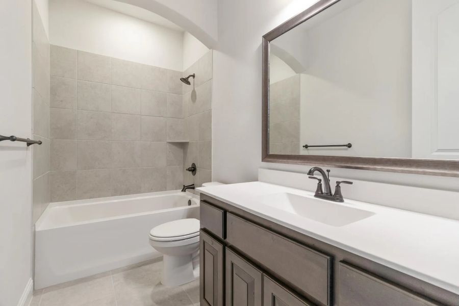 Image 243 representing the Concept 2373 by Landsea Homes in Coyote Crossing, Godley, TX. Image 243 representing the Concept 2373 by Landsea Homes in Coyote Crossing, Godley, TX.