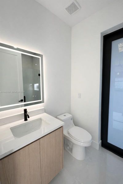 Furnished interior view inside a new home in , Cape Coral (Image 11).