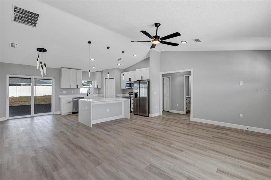 Spacious, unfurnished interior of a new home in , Summerfield (Image 17).