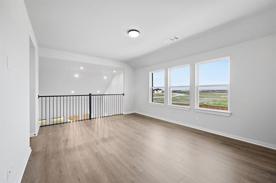 Spacious, unfurnished interior of a new home in Cambridge Crossing, Celina (Image 19).
