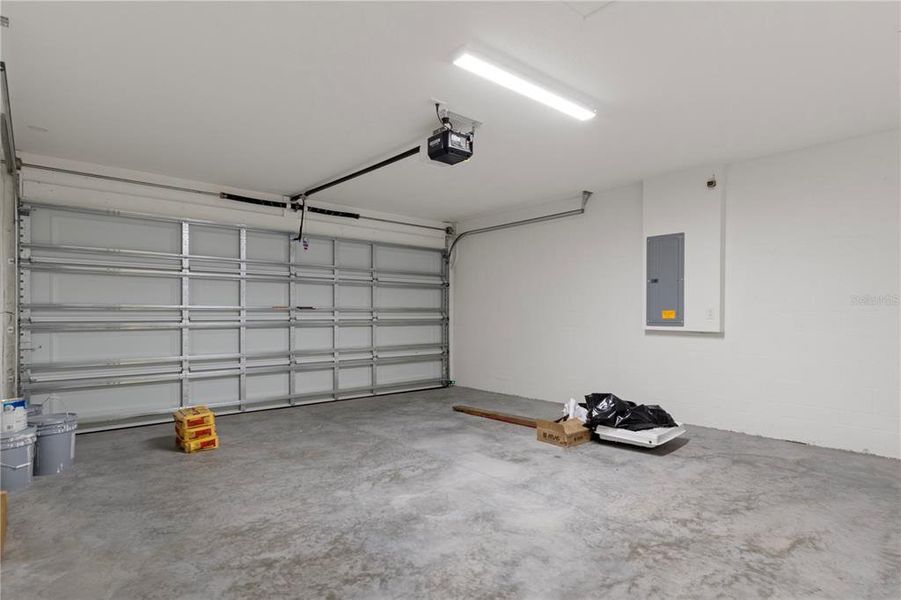 Spacious, unfurnished interior of a new home in , Weeki Wachee (Image 35). Spacious, unfurnished interior of a new home in , Weeki Wachee (Image 35).