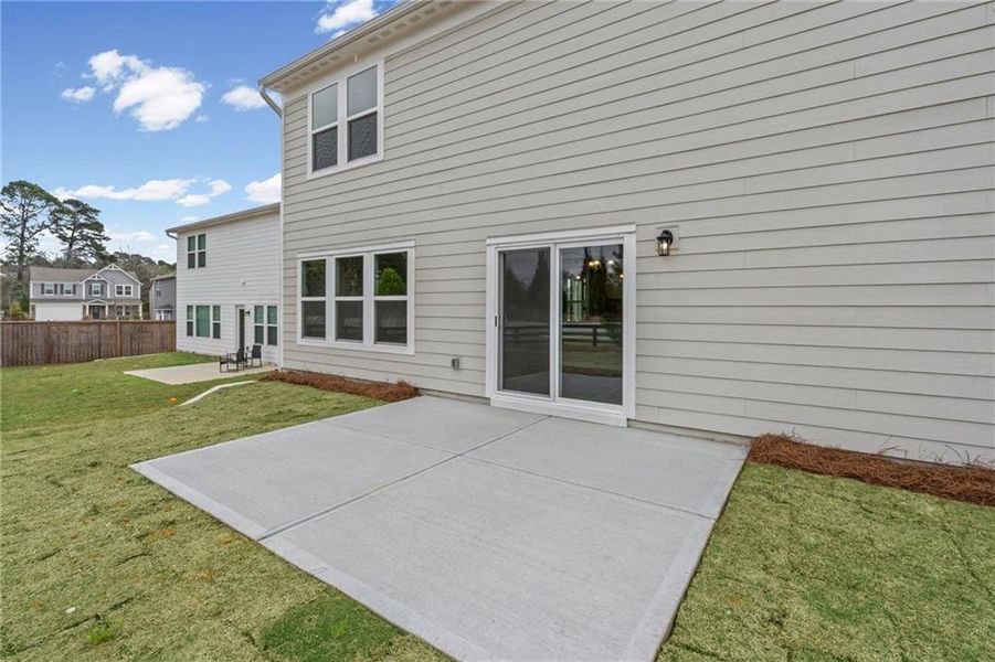 Exterior details and patio area of a home in Crossvine Estates, Braselton (Image 26).