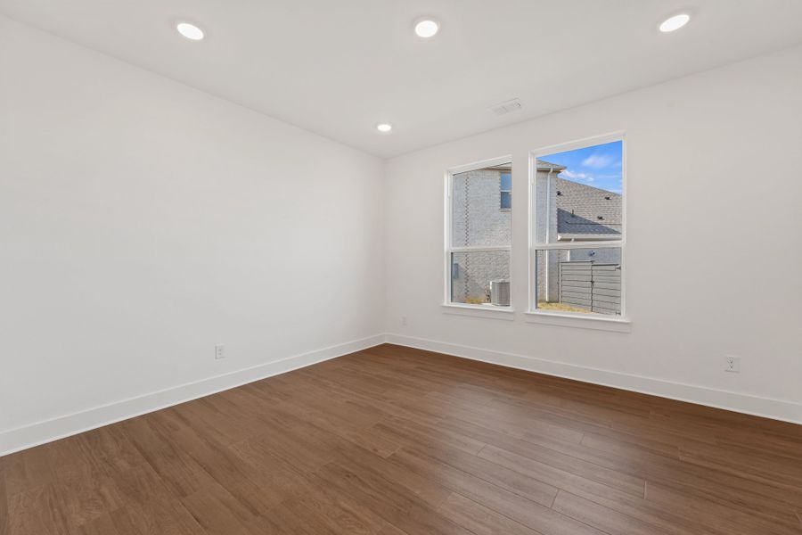 Spacious, unfurnished interior of a new home in Union Park, Little Elm (Image 30).