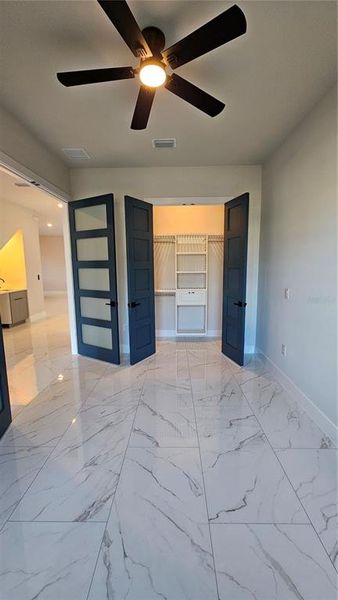 Spacious, unfurnished interior of a new home in , Tampa (Image 34).