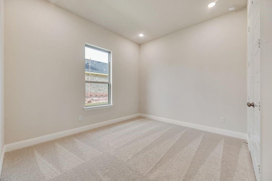 Spacious, unfurnished interior of a new home in Bayside, Rowlett (Image 15).