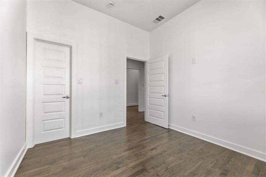Spacious, unfurnished interior of a new home in , Dallas (Image 26).
