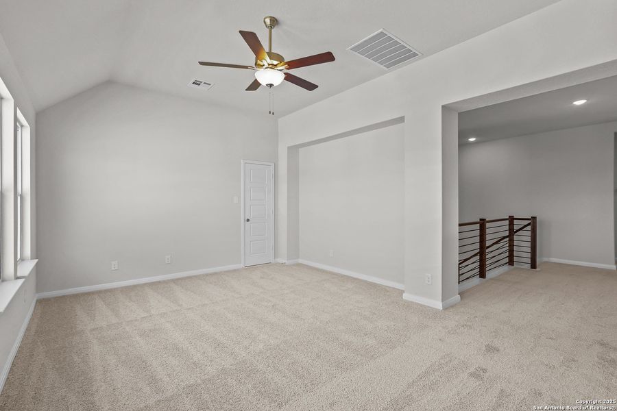 Spacious, unfurnished interior of a new home in Mayfair 60', New Braunfels (Image 41).