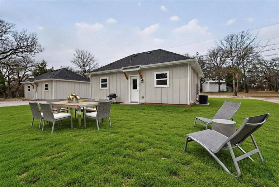 Exterior details and patio area of a home in , Mabank (Image 4).