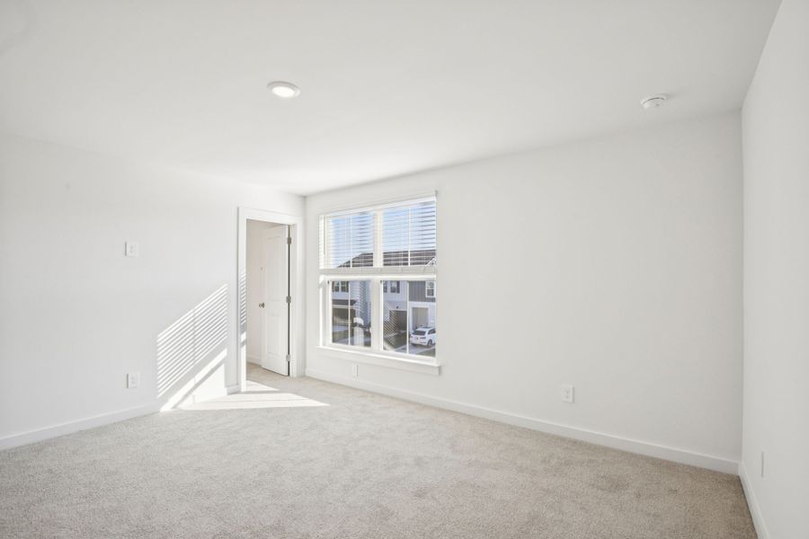 Spacious, unfurnished interior of a new home in Greystone - Vista Townhomes, Smyrna (Image 14).
