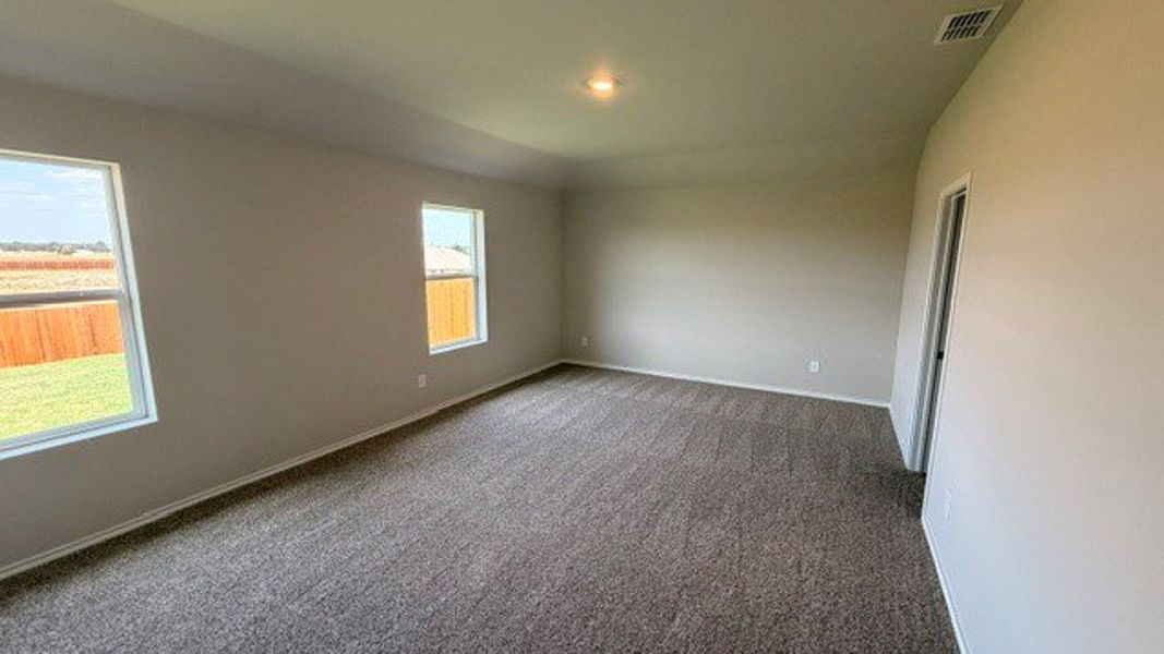 Spacious, unfurnished interior of a new home in Dry Creek, Bridgeport (Image 22).