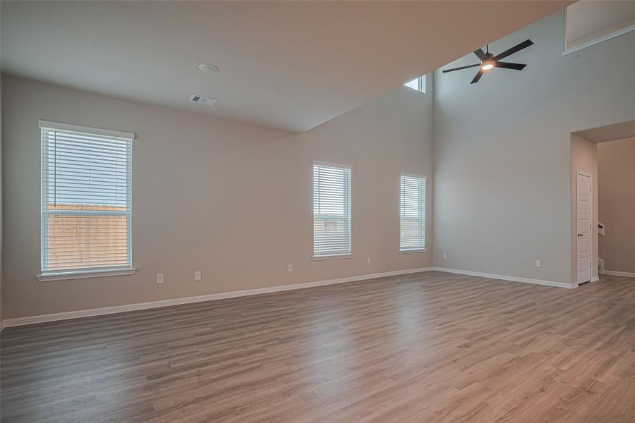 Spacious, unfurnished interior of a new home in La Segarra, Brookshire (Image 43).