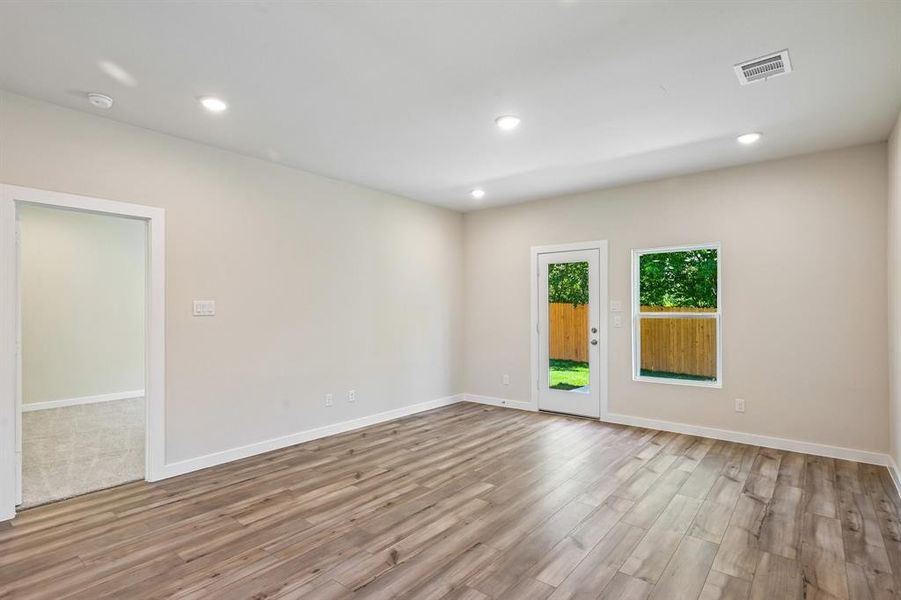 Spacious, unfurnished interior of a new home in Sperling Farms, Ferris (Image 27). Spacious, unfurnished interior of a new home in Sperling Farms, Ferris (Image 27).