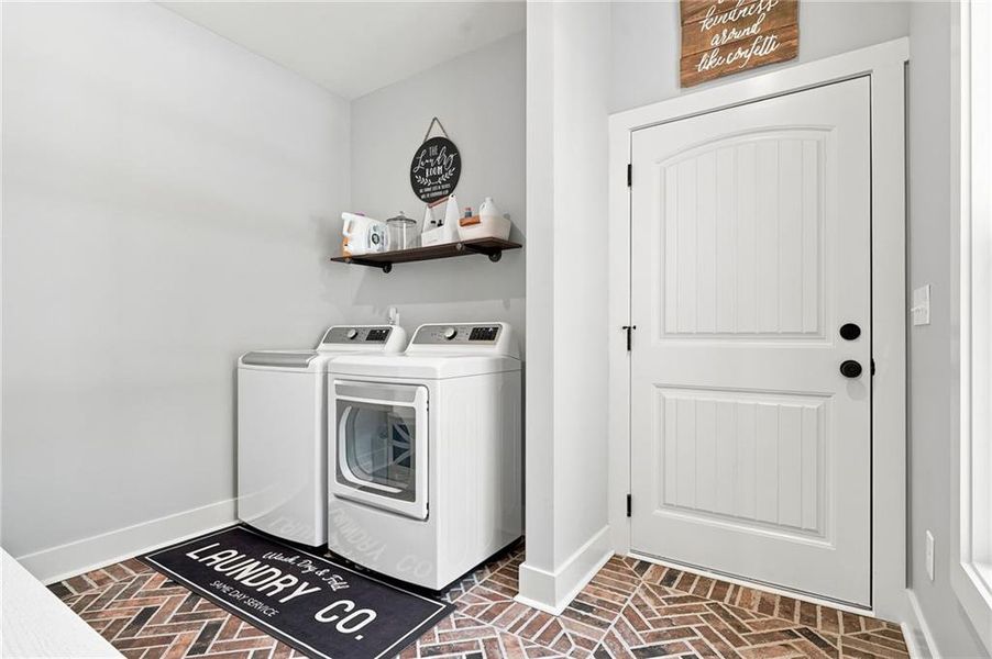 Furnished interior view inside a new home in , Jasper (Image 28).