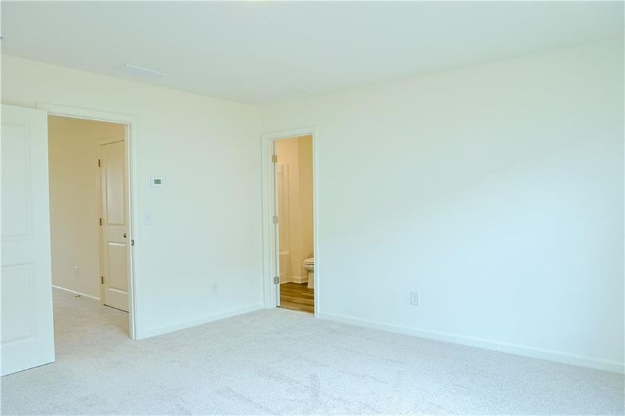 Spacious, unfurnished interior of a new home in Chestnut Grove, Douglasville (Image 18).