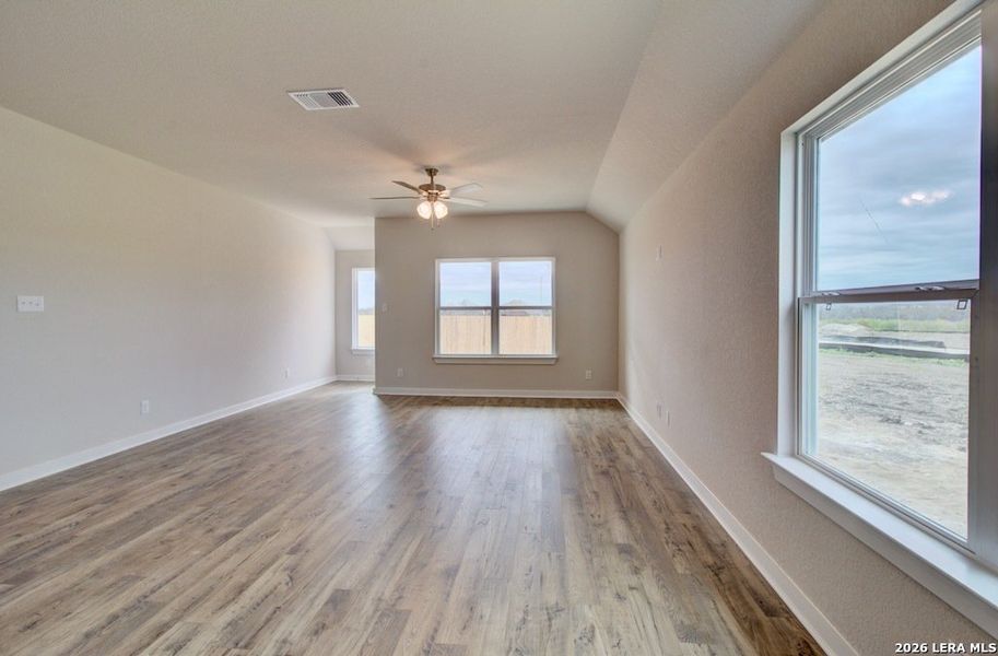 Spacious, unfurnished interior of a new home in Prairie Green, Converse (Image 19).