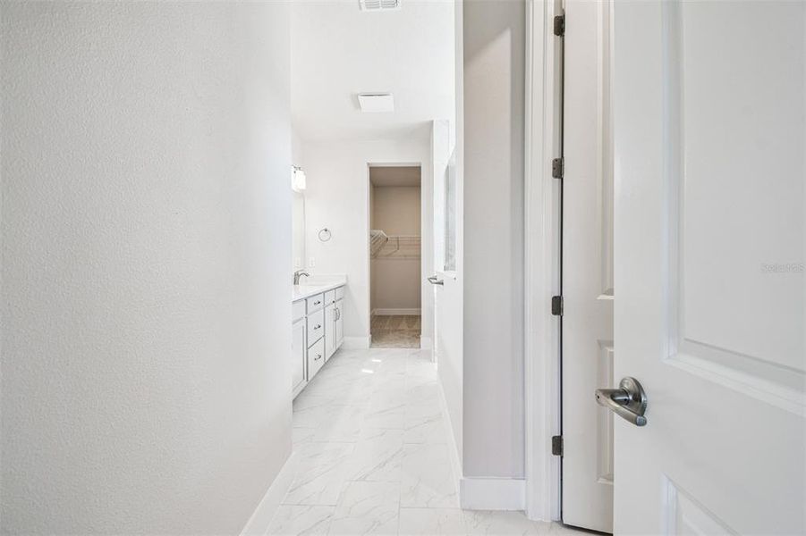 Spacious, unfurnished interior of a new home in Waterset Tradition Series, Apollo Beach (Image 16).