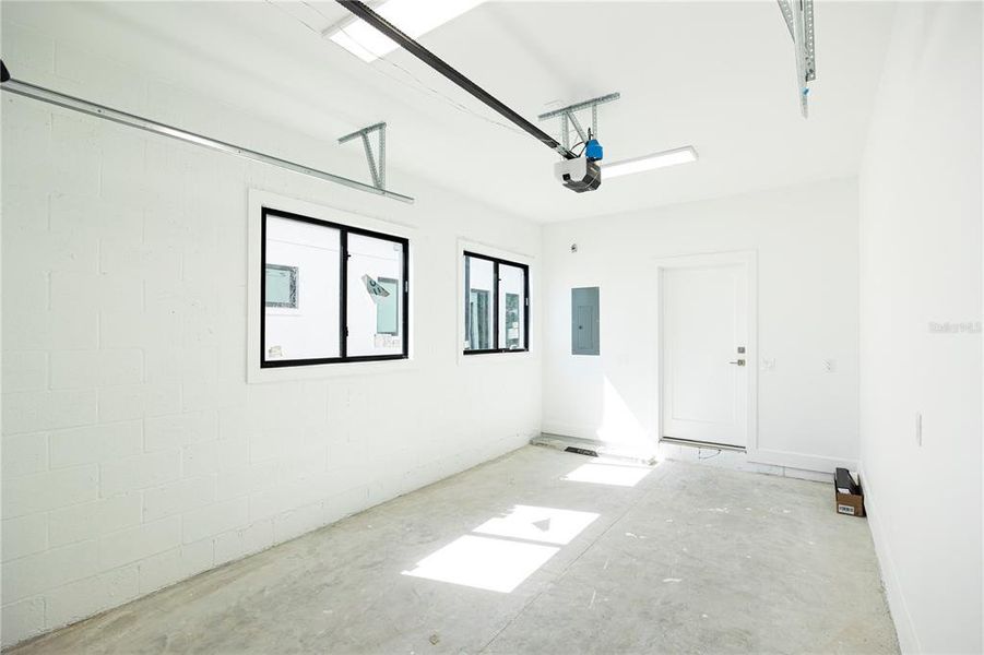 Spacious, unfurnished interior of a new home in , St. Petersburg (Image 67).