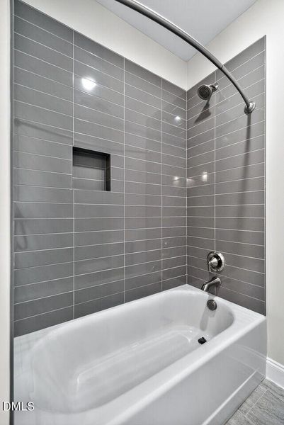 033-1280x960-bathroom