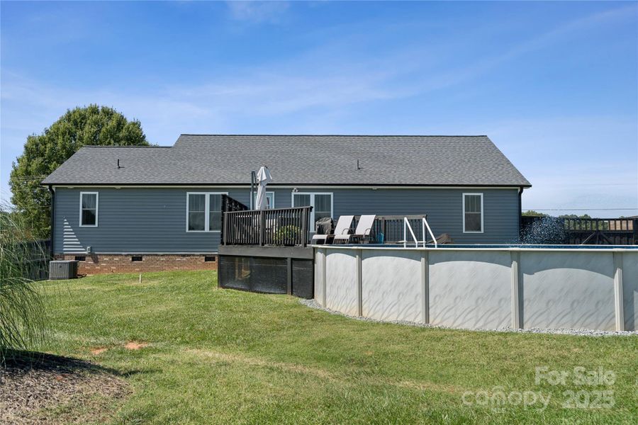 Front exterior of a new home in , Lincolnton, NC, highlighting curb appeal (Image 1).