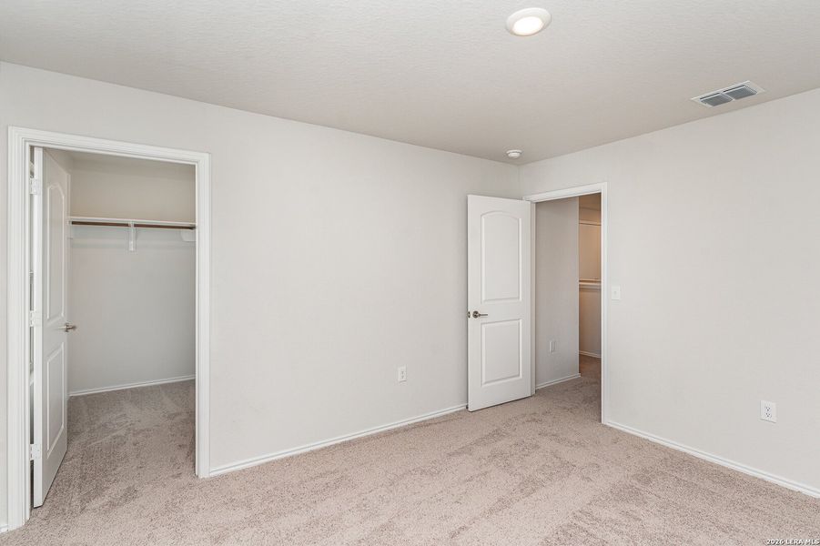 Spacious, unfurnished interior of a new home in Mission Del Lago, San Antonio (Image 21). Spacious, unfurnished interior of a new home in Mission Del Lago, San Antonio (Image 21).