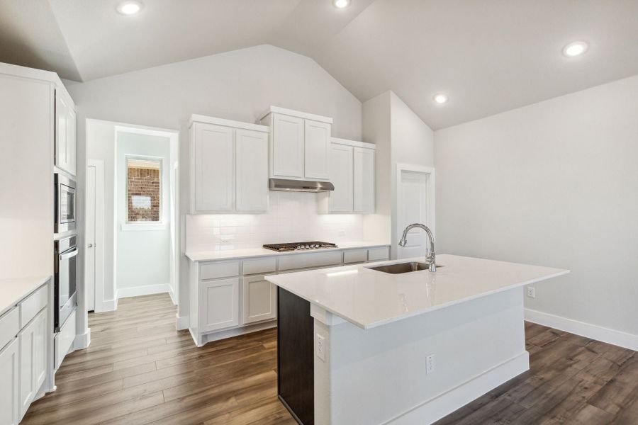 Representative furnished interior of a home built from the Cardinal by Centre Living Homes in Dove Hollow, Waxahachie (Image 13).