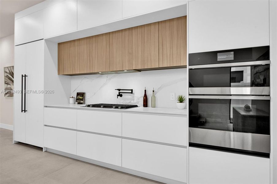 Furnished interior view inside a new home in , Fort Lauderdale (Image 9).