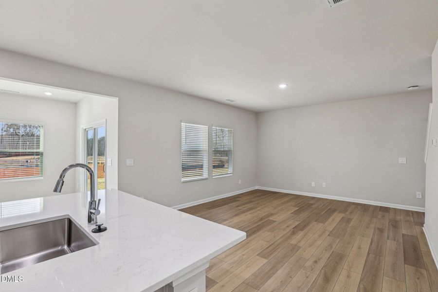 12-web-or-mls-Raleigh - Oak Manor - 908