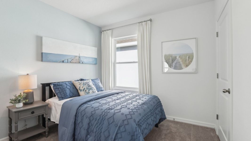 Representative furnished interior of a home built from the Allex II by D.R. Horton in Deerbrook, Land O' Lakes (Image 22).