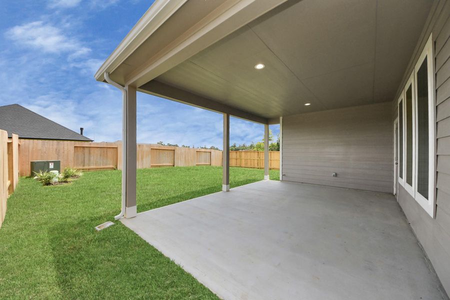 Sample photo of completed home with similar floor plan. Actual colors and selections may vary. Sample photo of completed home with similar floor plan. Actual colors and selections may vary.