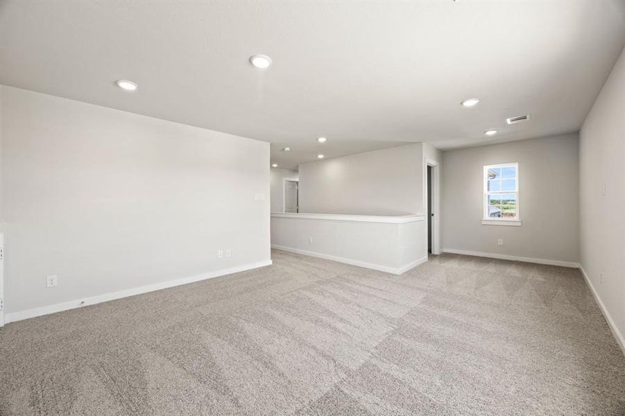 Spacious, unfurnished interior of a new home in Ambergrove, Royse City (Image 14).