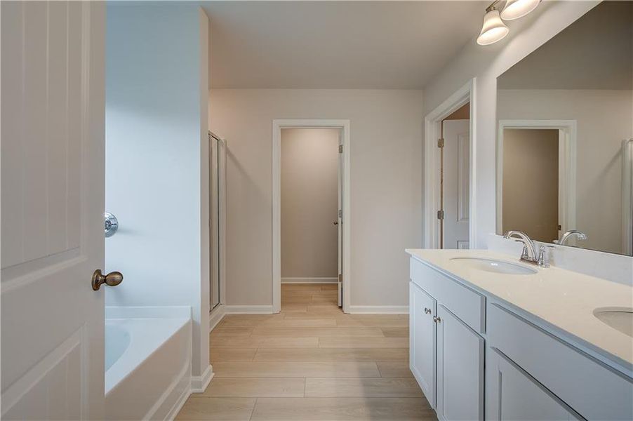 Furnished interior view inside a new home in Chapel Hill, Newnan (Image 6).