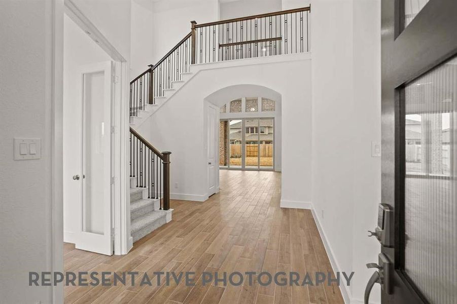 Spacious, unfurnished interior of a new home in Furst Ranch, Flower Mound (Image 17). Spacious, unfurnished interior of a new home in Furst Ranch, Flower Mound (Image 17).