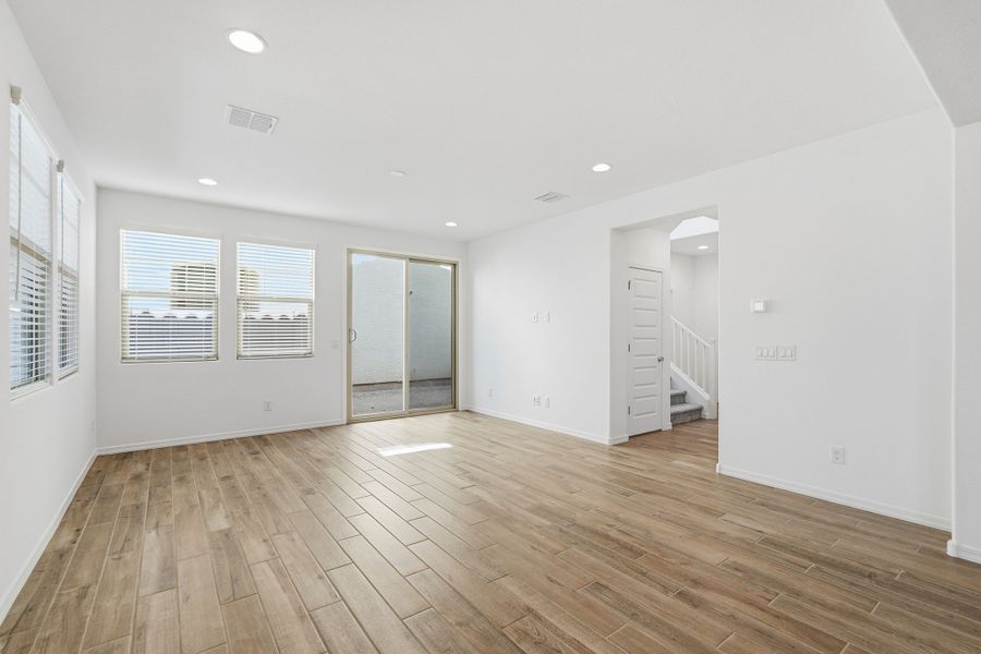 Spacious, unfurnished interior of a new home in Parkside, Avondale (Image 17).