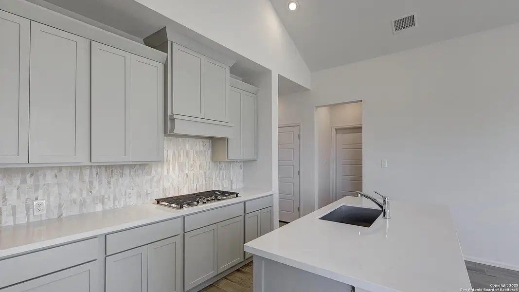 Furnished interior view inside a new home in Veranda 40', San Antonio (Image 7). Furnished interior view inside a new home in Veranda 40', San Antonio (Image 7).