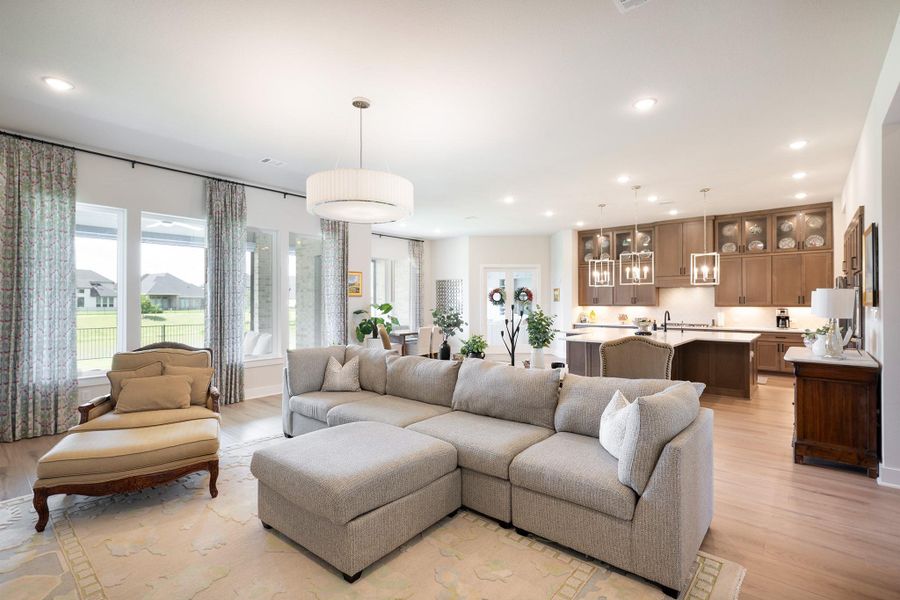 Furnished interior view inside a new home in Cross Creek Ranch 65′, Fulshear (Image 7). Furnished interior view inside a new home in Cross Creek Ranch 65′, Fulshear (Image 7).