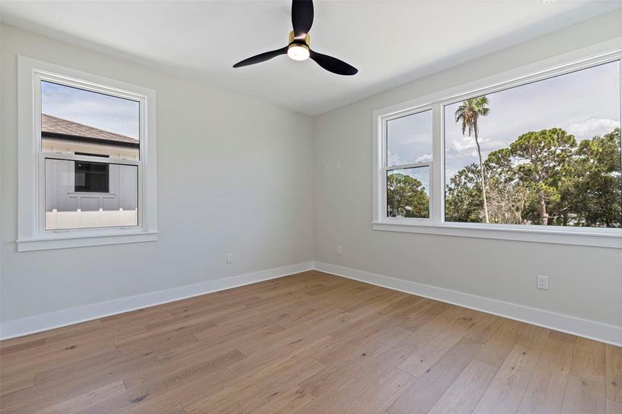 Spacious, unfurnished interior of a new home in , St. Petersburg (Image 21).