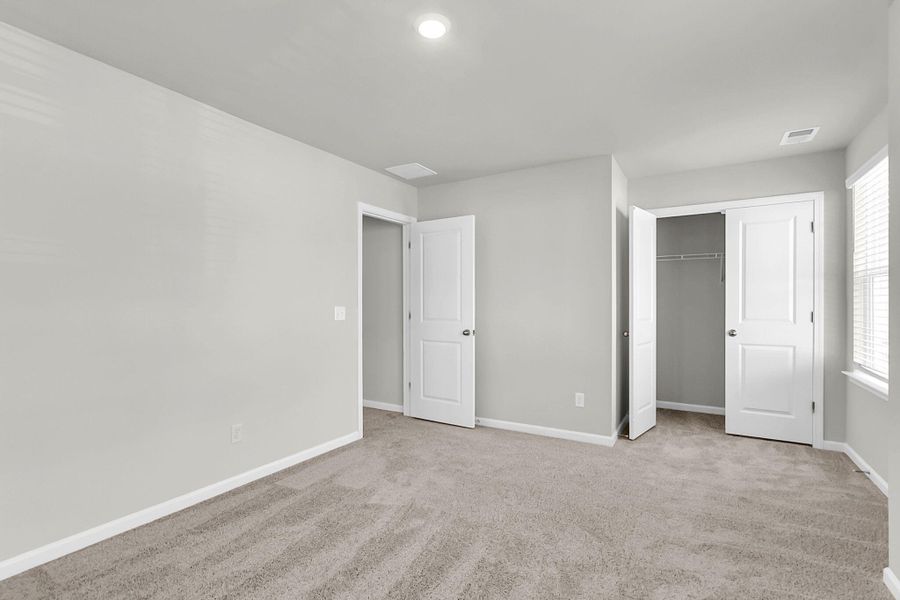 Spacious, unfurnished interior of a new home in Wildcat Chase, Summerville (Image 17).