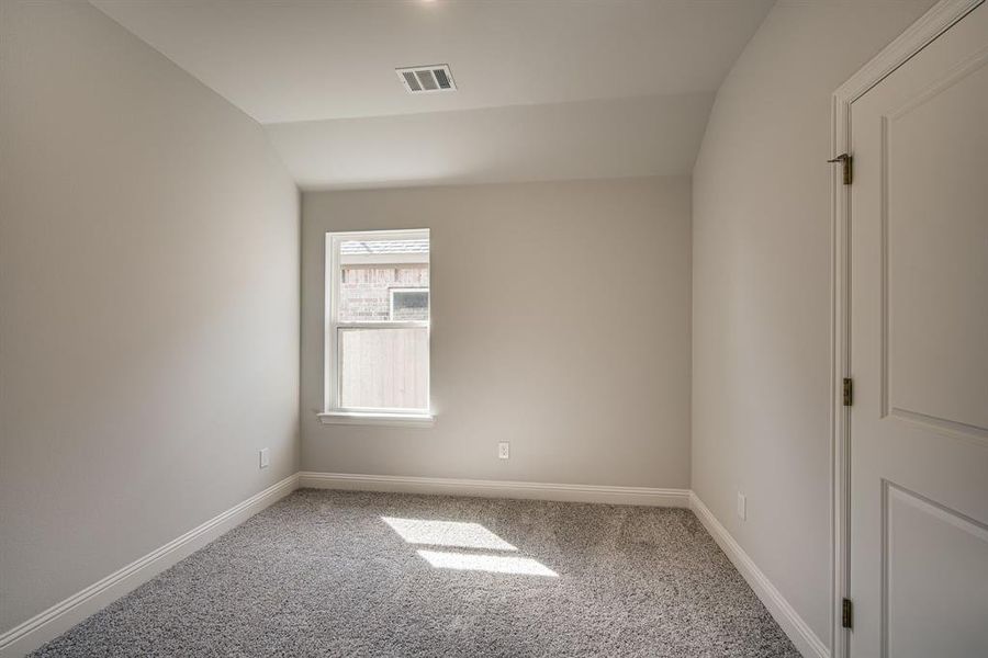 Spacious, unfurnished interior of a new home in , Corsicana (Image 24).