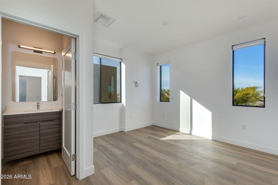 En-Suite Guest Bedroom En-Suite Guest Bedroom