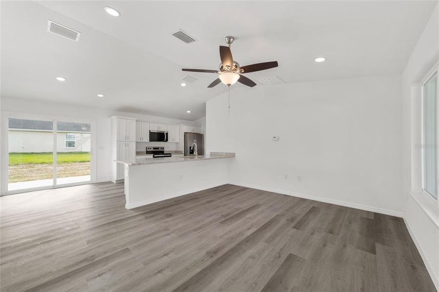 Spacious, unfurnished interior of a new home in , Silver Springs (Image 30).