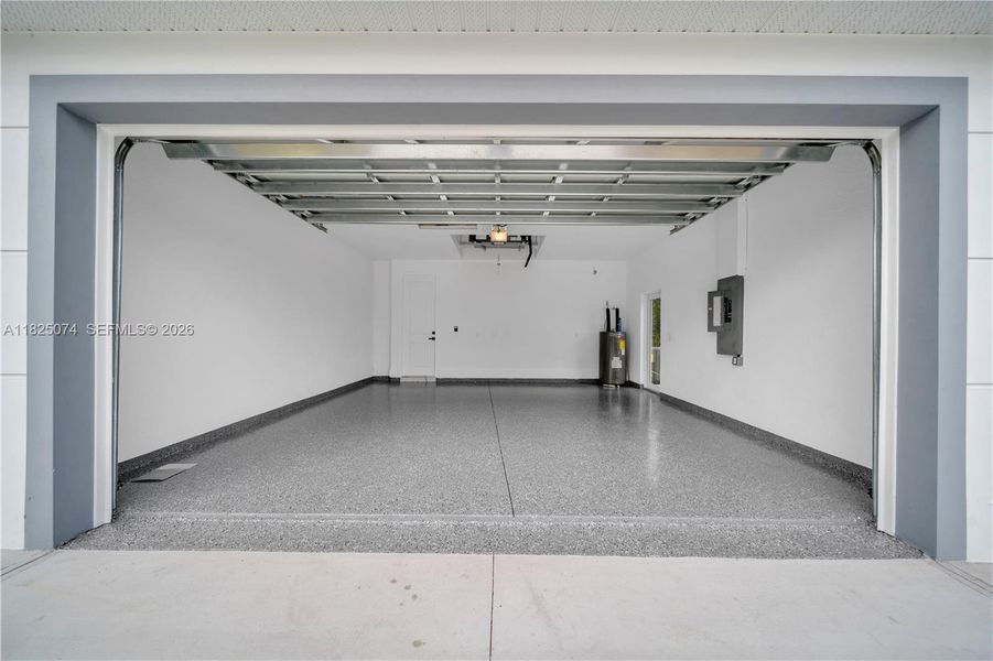 Spacious, unfurnished interior of a new home in , Lehigh Acres (Image 36).