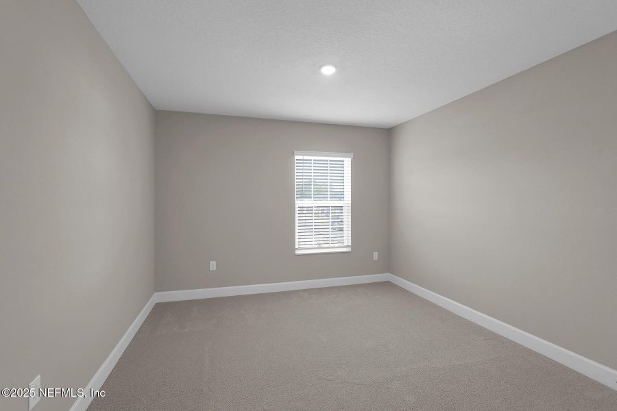 Spacious, unfurnished interior of a new home in Jennings Farm, Middleburg (Image 16).